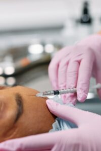 Mehr über den Artikel erfahren Botox – was du über Mimikfalten wissen solltest und welche Alternativen es gibt