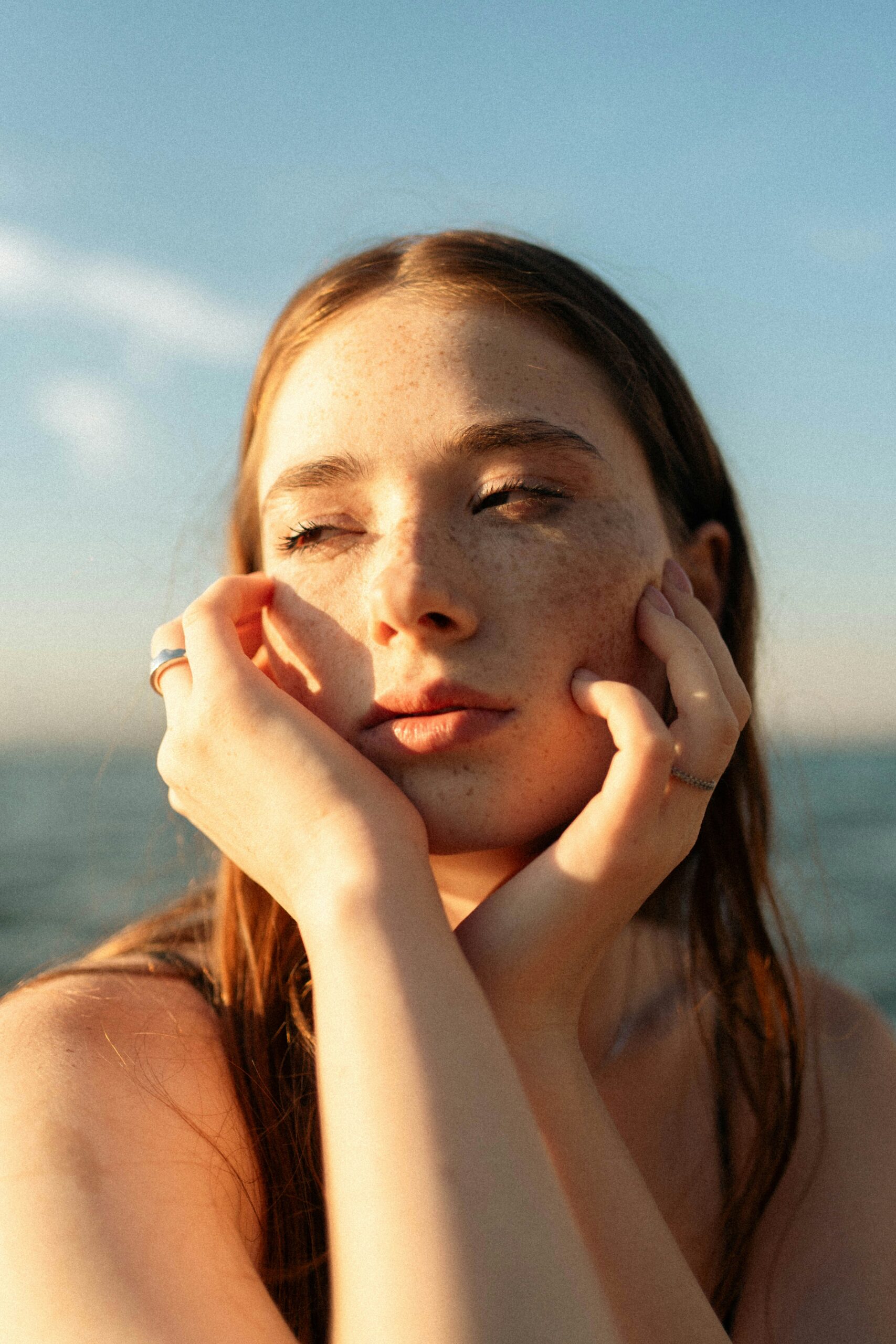 Du betrachtest gerade Sonnenschutz & Hautalterung – die wichtigste Anti-Aging-Maßnahme überhaupt