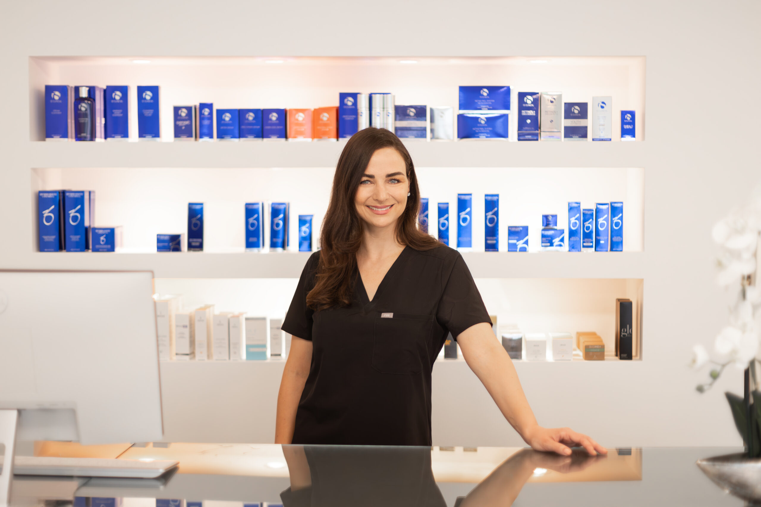 Mehr über den Artikel erfahren Sicherheit & Qualität in der ästhetischen Praxis – worauf wir bei Marina Aesthetics Wert legt